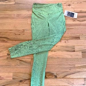 Brand new Lulu Bas Race HR tight